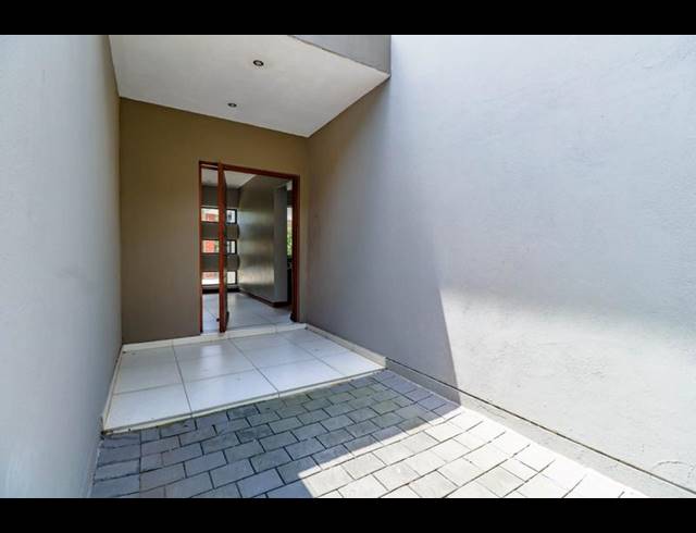 3 BEDROOM HOUSE FOR SALE IN COPPERLEAF ESTATE